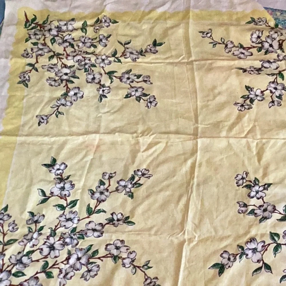 🌼 DOGWOOD Vintage 50's/60's MCM Floral Tablecloth Square 48” GORGEOUS VNPLVC 🌼